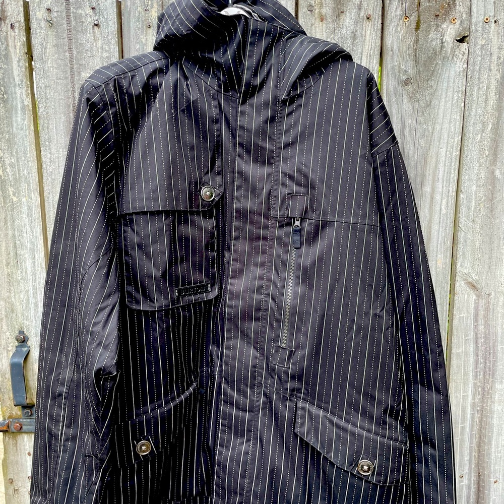 Burton 'Esquire' Dryride Ski/Snowboarding black & white pinstripe Jacket